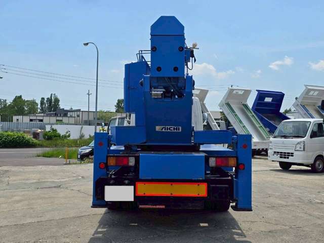 Hino Dutro 9