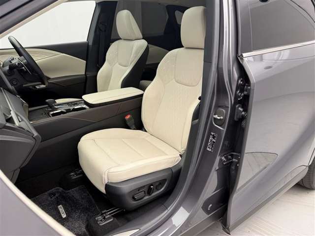 Lexus RX 9