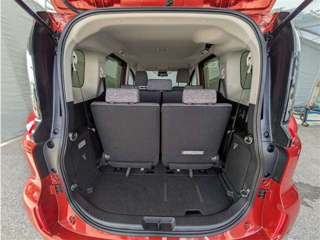 Toyota Sienta 11