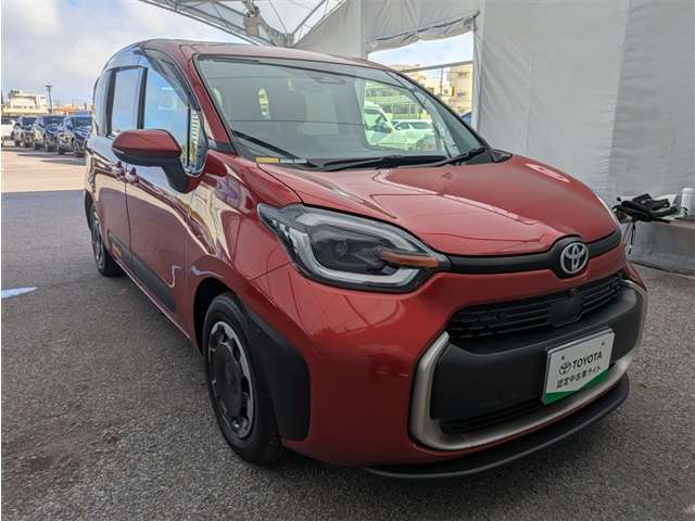Toyota Sienta 4