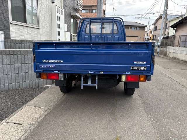 Nissan Vanette Truck 3