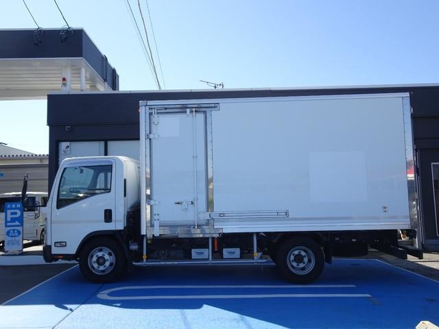 Isuzu Elf 7