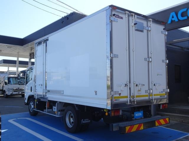 Isuzu Elf 9