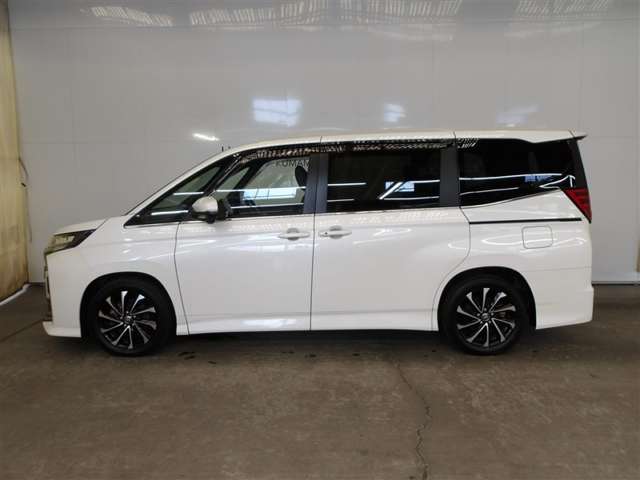 Toyota Noah 2