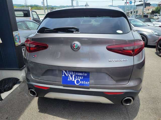 Alfa Romeo Stelvio 11