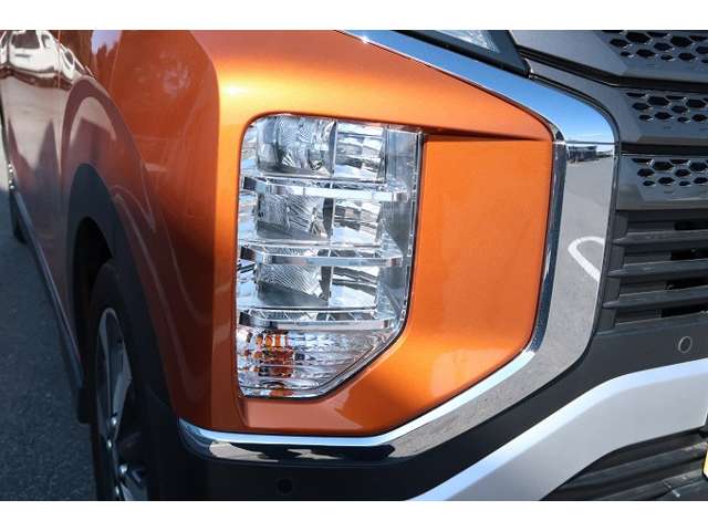 Mitsubishi eK X 12