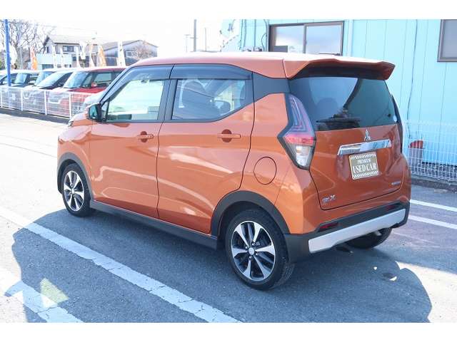 Mitsubishi eK X 9