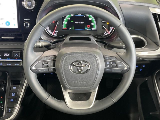 Toyota Voxy 12