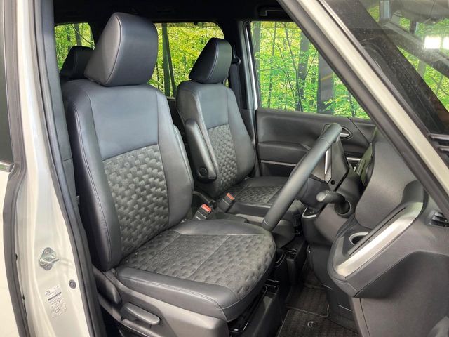 Toyota Voxy 8