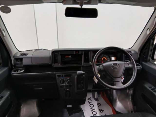 Daihatsu Hijet Cargo 11
