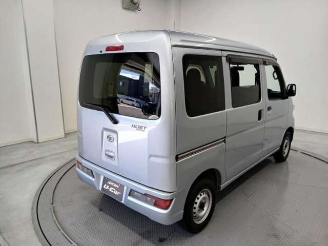 Daihatsu Hijet Cargo 5