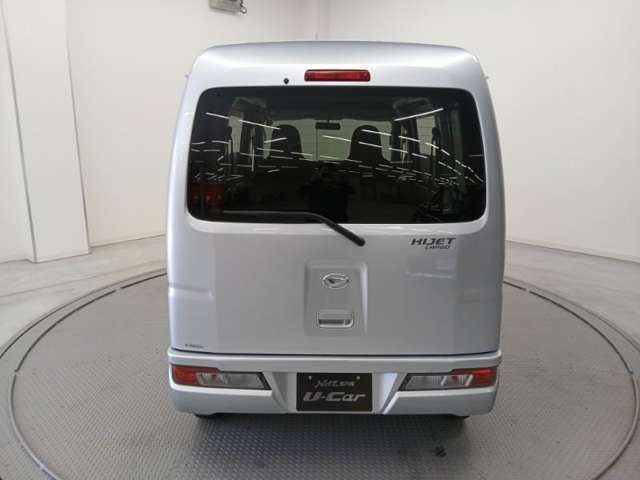 Daihatsu Hijet Cargo 6