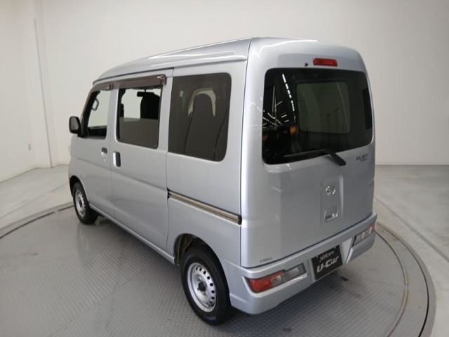 Daihatsu Hijet Cargo 7