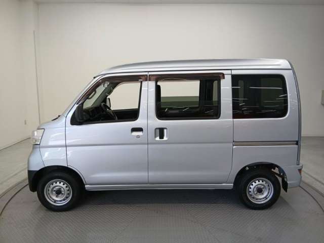 Daihatsu Hijet Cargo 8