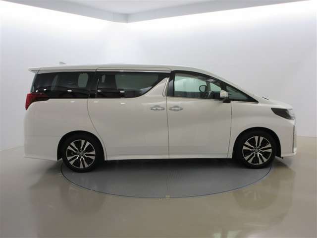 Toyota Alphard 6