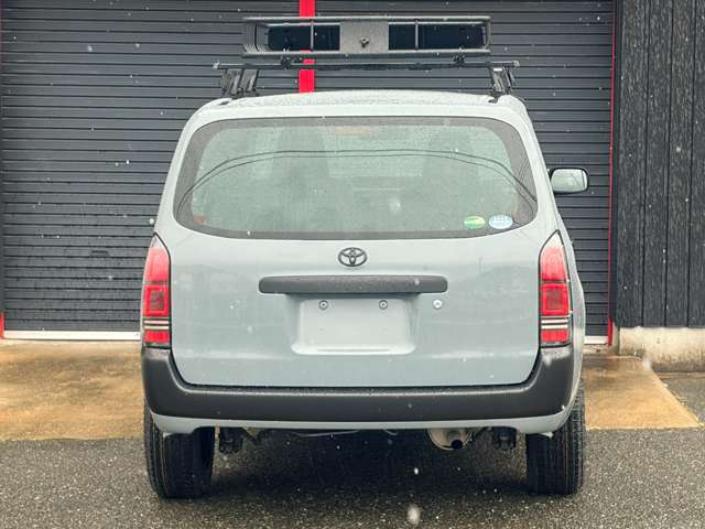 Toyota Succeed Van 9