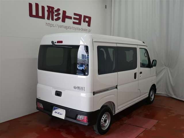 Daihatsu Hijet Cargo 4