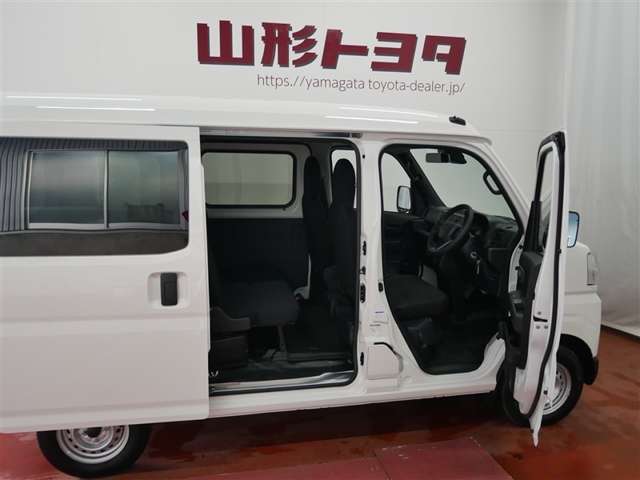 Daihatsu Hijet Cargo 5