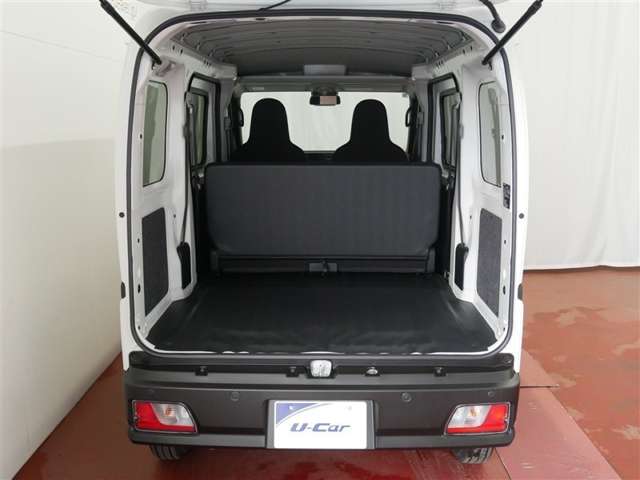Daihatsu Hijet Cargo 8
