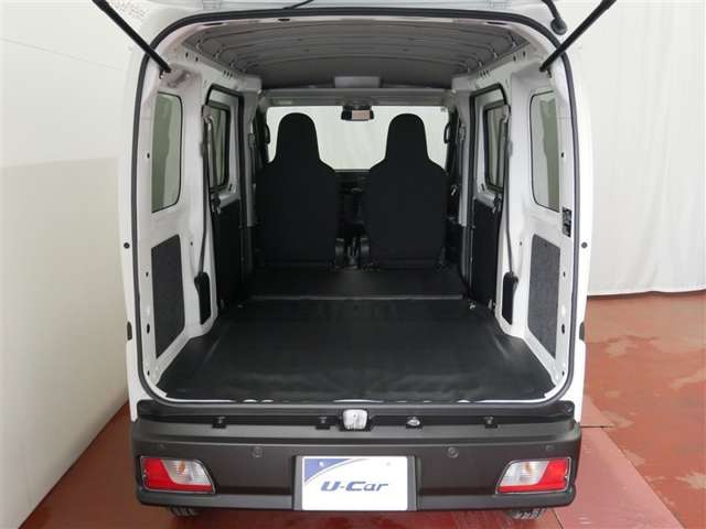 Daihatsu Hijet Cargo 9
