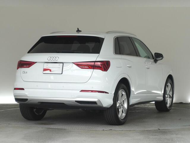 Audi Q3 4