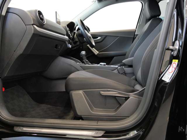 Audi Q2 11