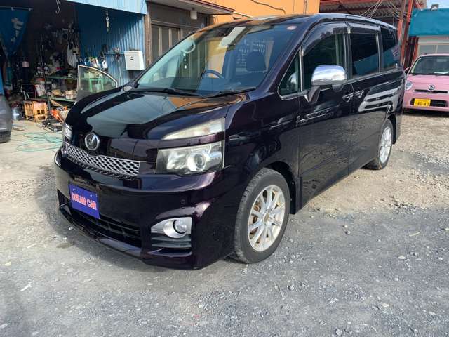 Toyota Voxy 3