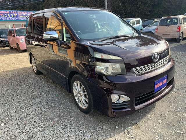 Toyota Voxy 5