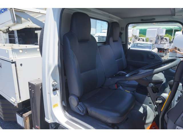 Isuzu Elf 12
