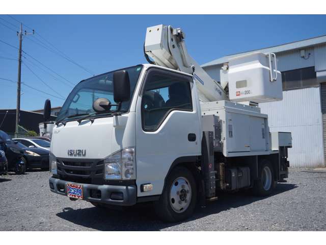 Isuzu Elf 4