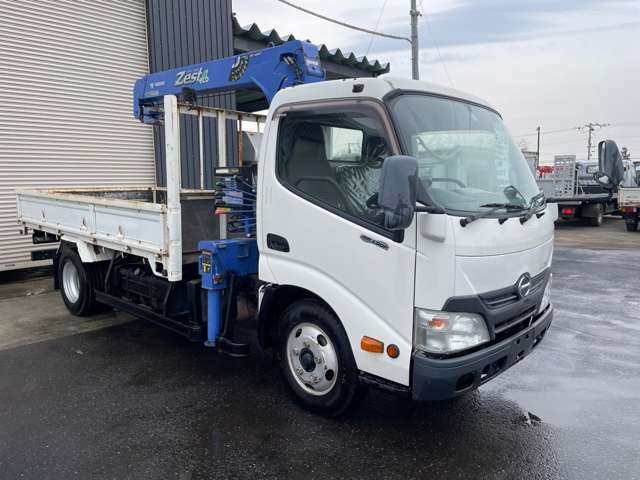 Hino Dutro 3