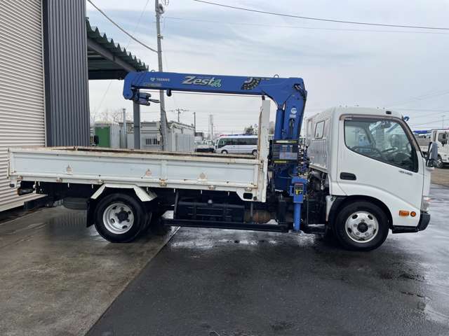 Hino Dutro 4