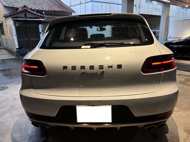 Porsche Macan 12