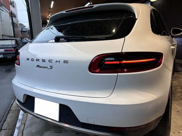 Porsche Macan 8
