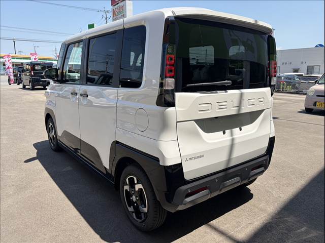 Mitsubishi Delica Mini 7