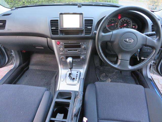 Subaru Legacy Outback 11