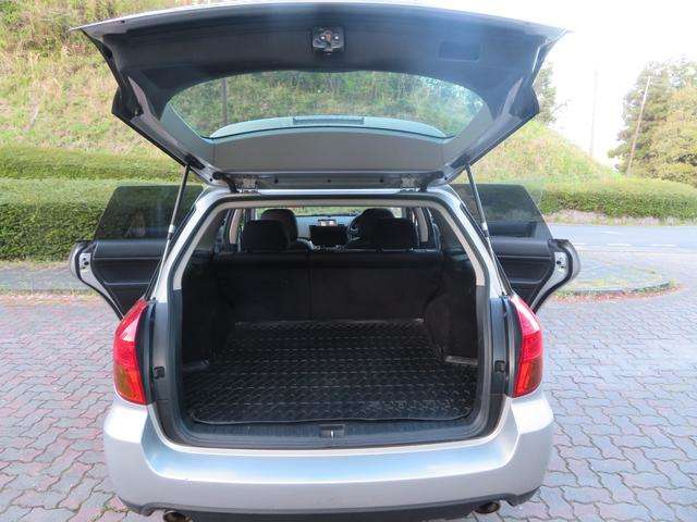 Subaru Legacy Outback 12