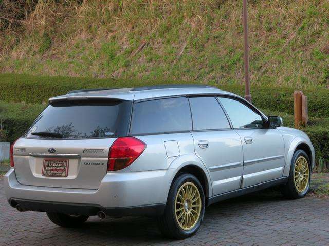 Subaru Legacy Outback 8