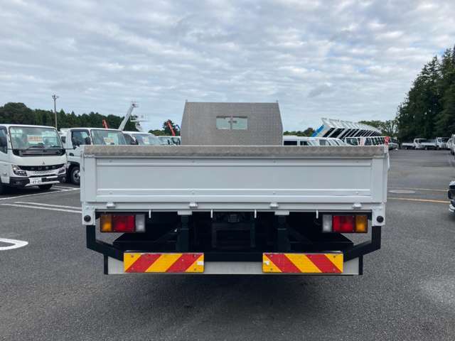 Isuzu Elf 6