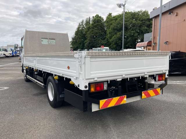 Isuzu Elf 7