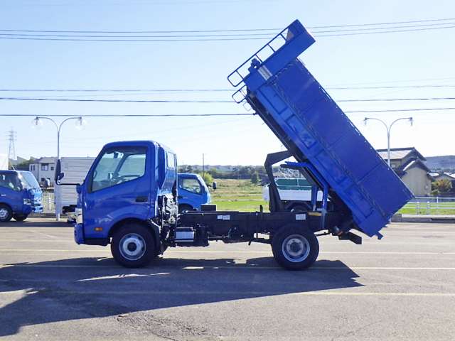 Hino Dutro 10