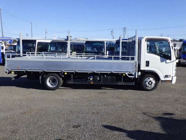 Isuzu Elf 7