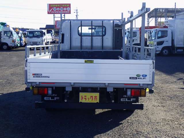 Isuzu Elf 8