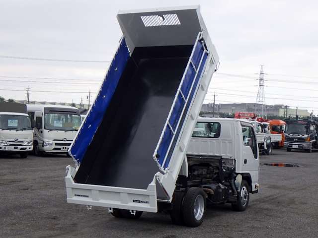 Isuzu Elf 11