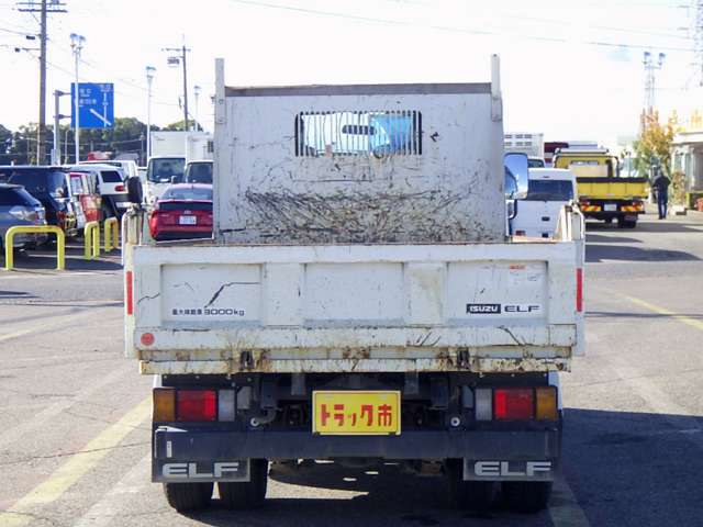Isuzu Elf 6