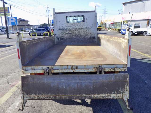Isuzu Elf 7