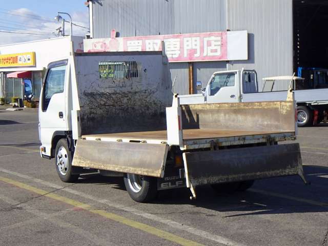 Isuzu Elf 8