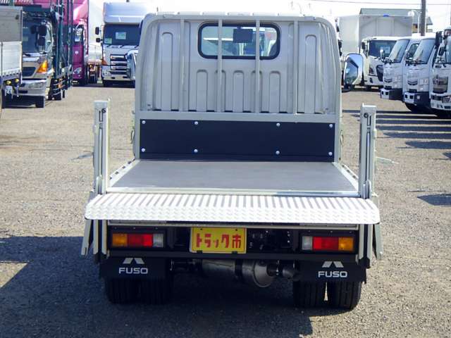 Mitsubishi Fuso Canter 7