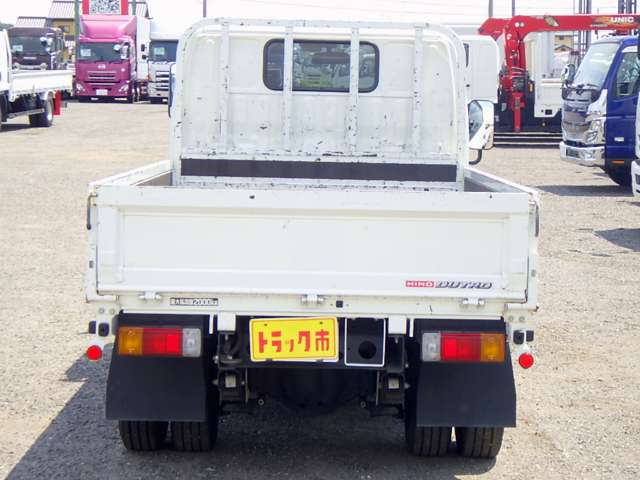 Hino Dutro 8