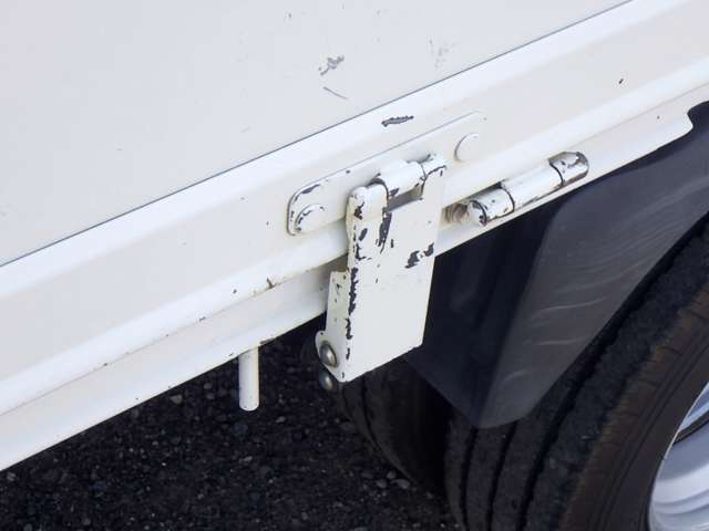 Hino Dutro 9